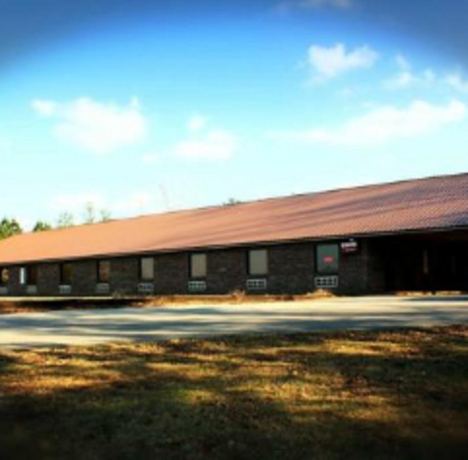 Wagon Wheel Inn Petal Rum bild